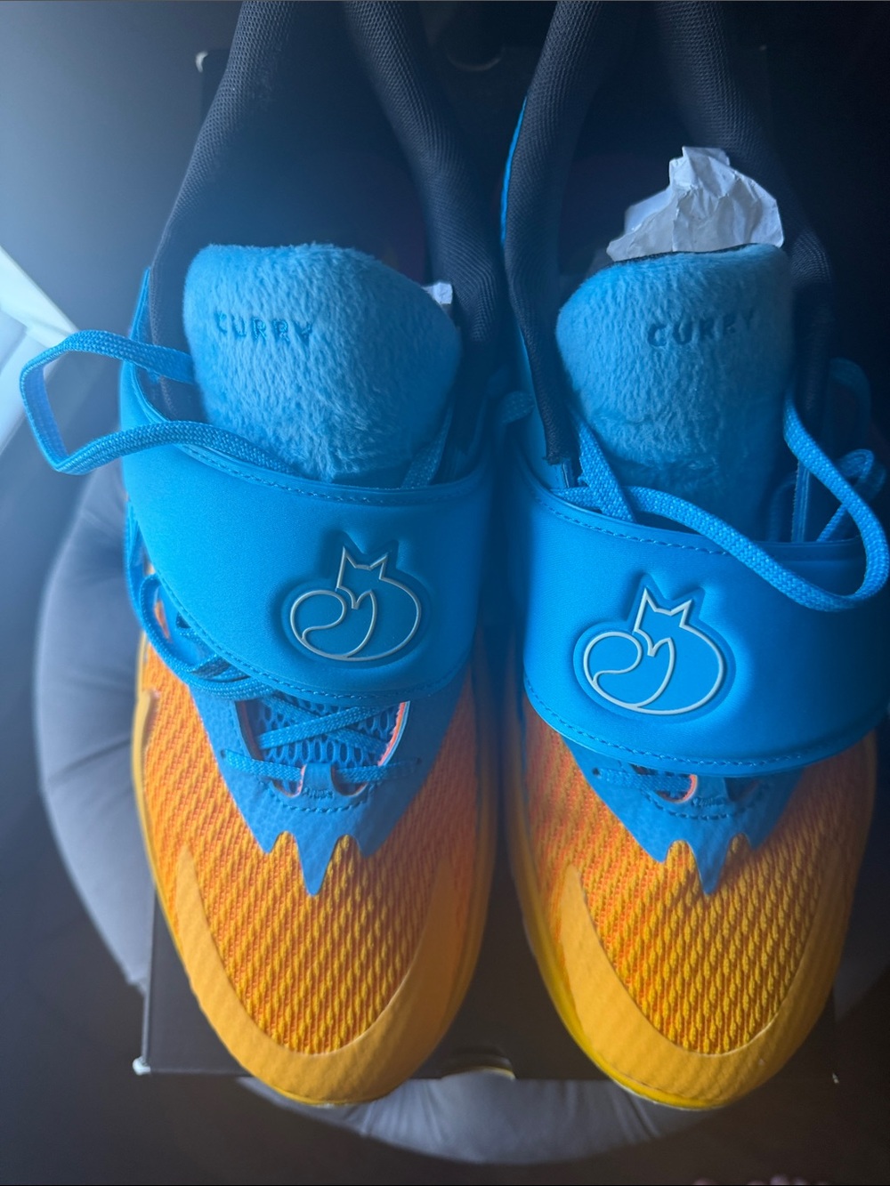D. Fox Curry Basketball Shoes in Bright Blue & Orange NWT in box
